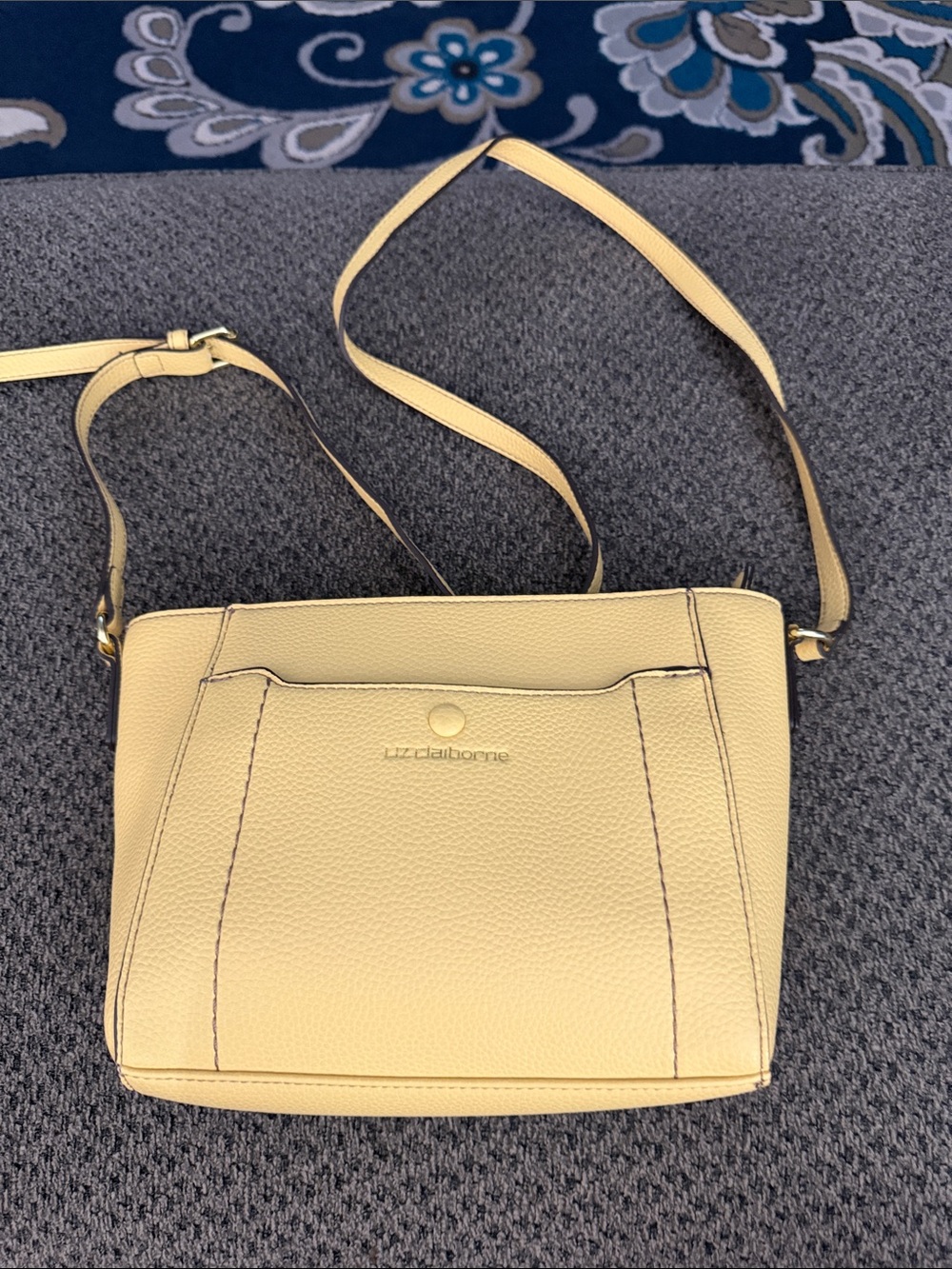 Liz Claiborne Pale Yellow Pebbled Crossbody Bag new